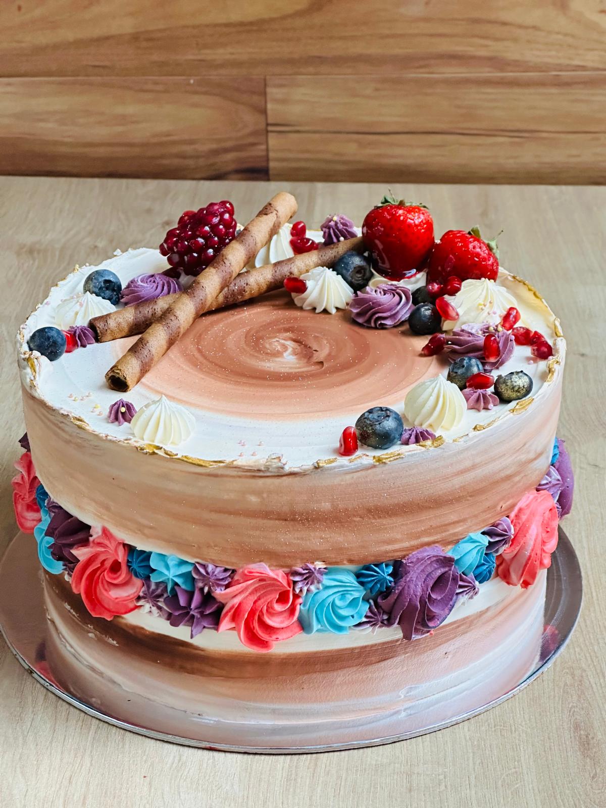 cake image of 8" / 4" (£40)