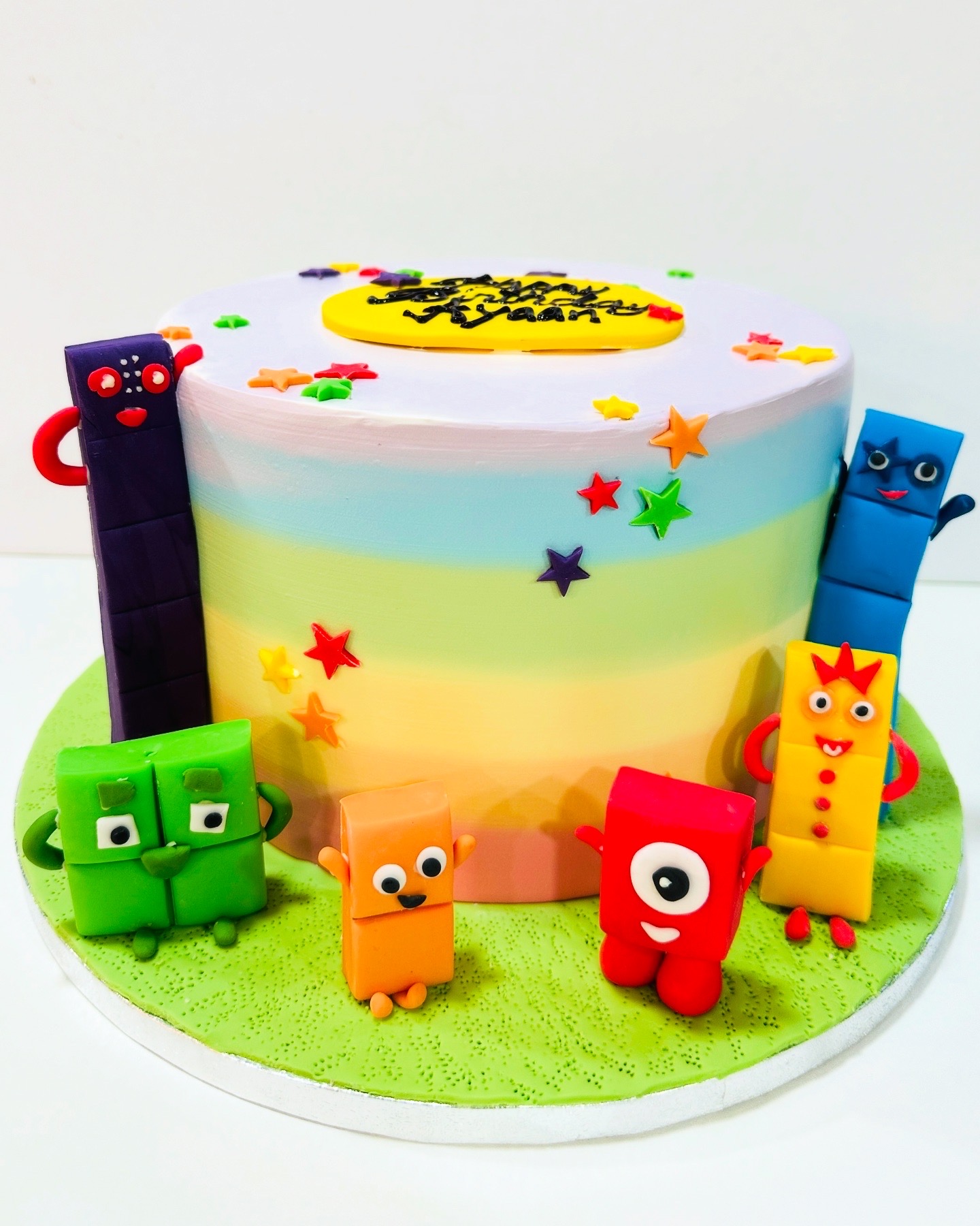cake image of 8"/6"