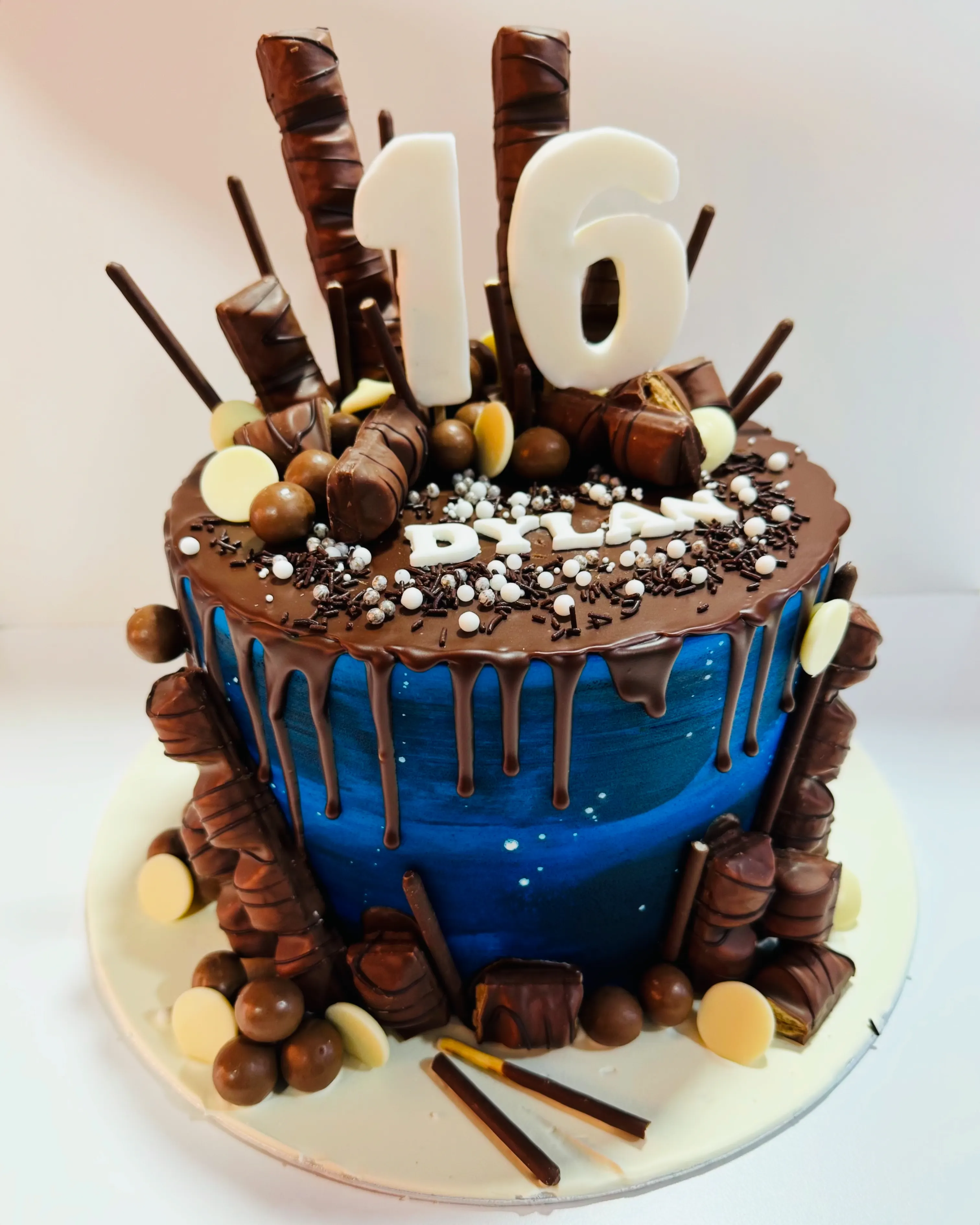 cake image of 8"/6"