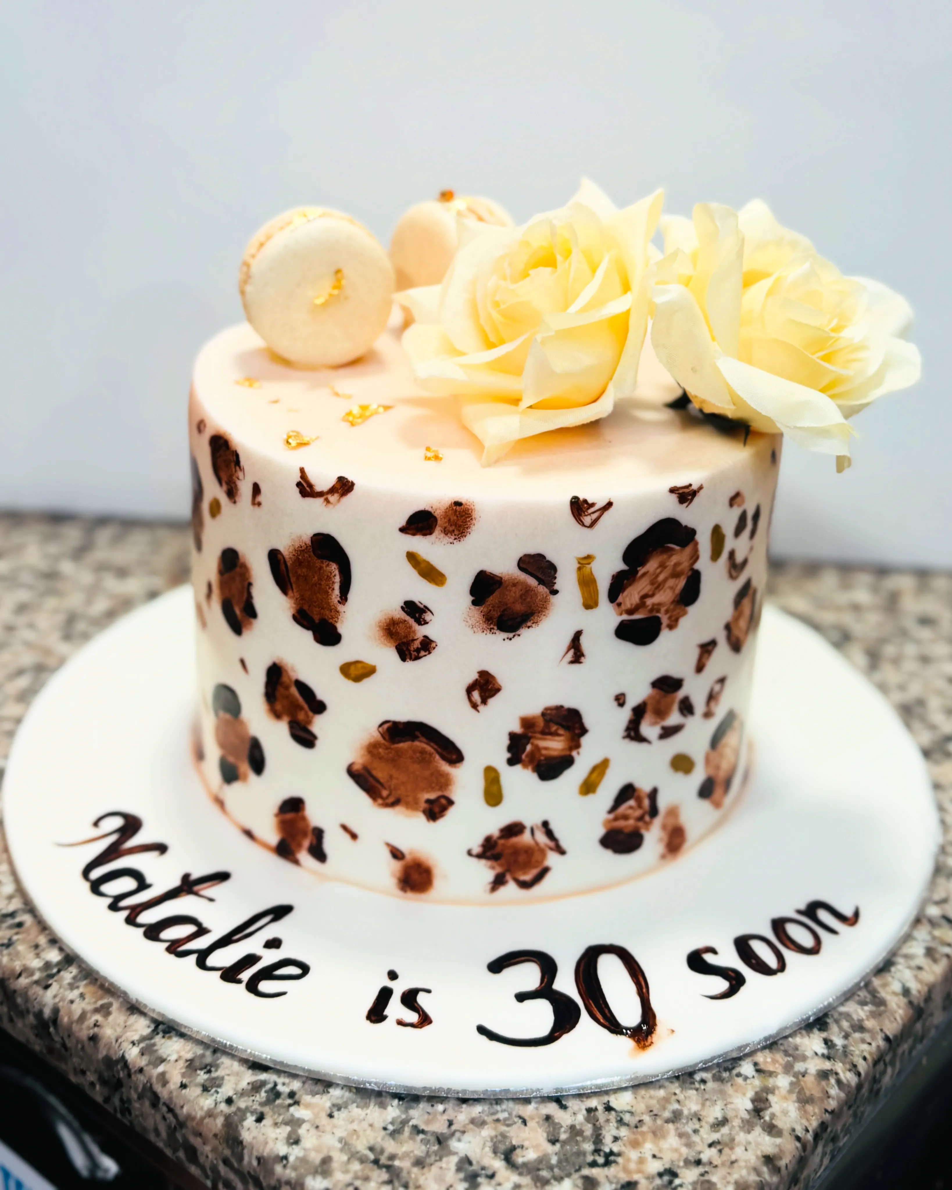 cake image of 6"/6"