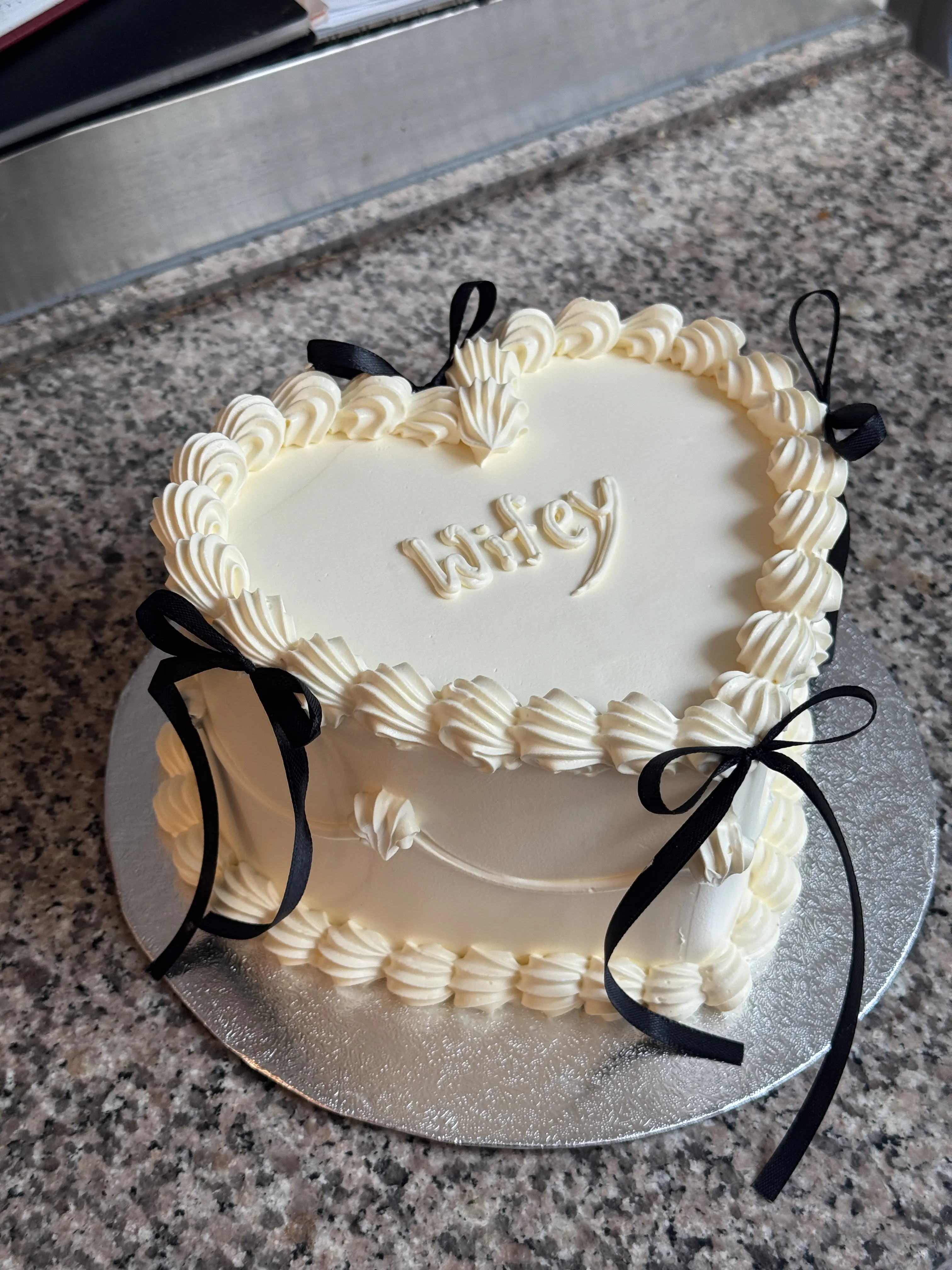cake image of 6"/4"