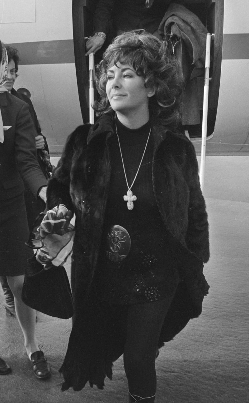 Warhol retrata a Elizabeth Taylor, ícono de Hollywood. Wikimedia Commons.