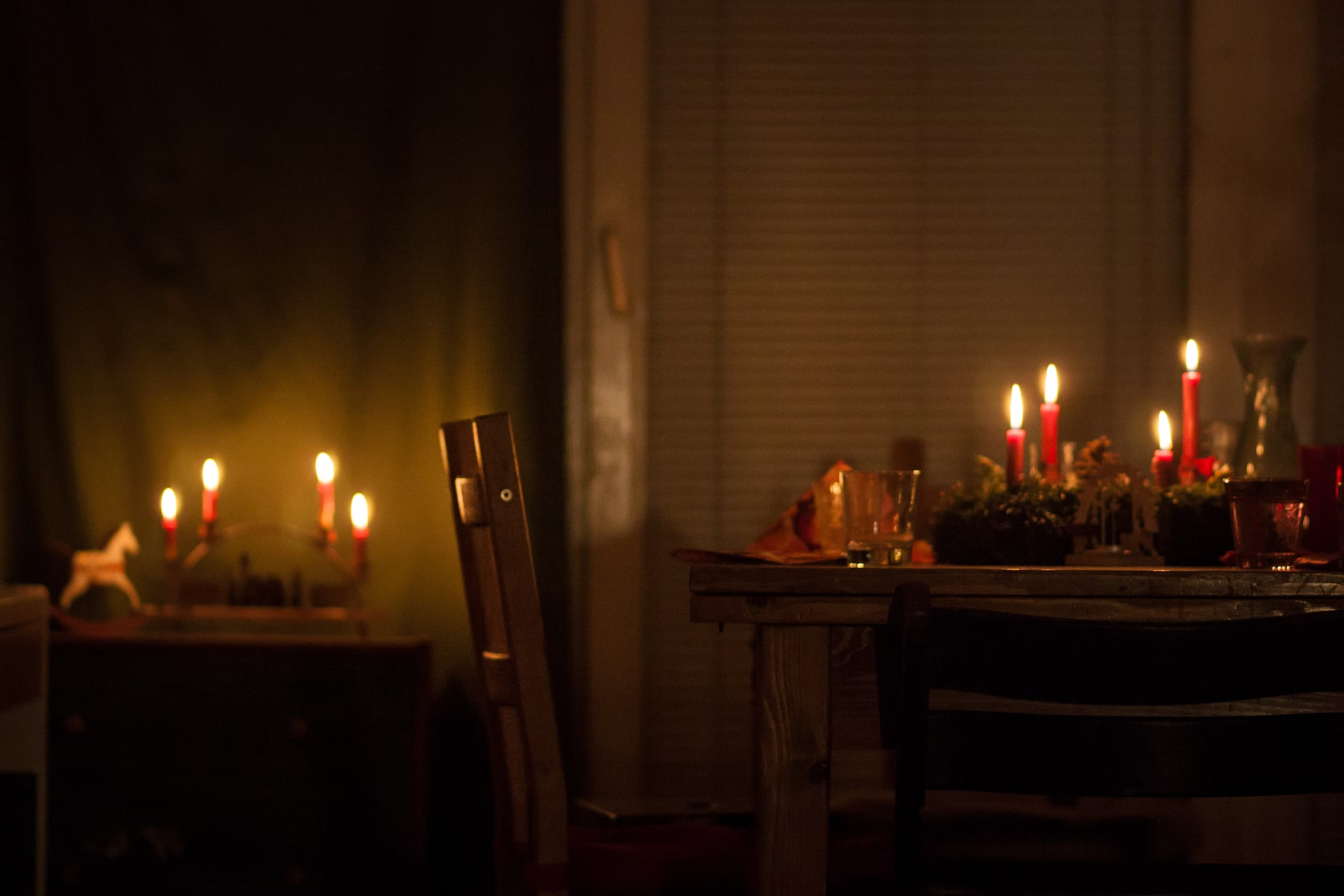 A candle light dinner table