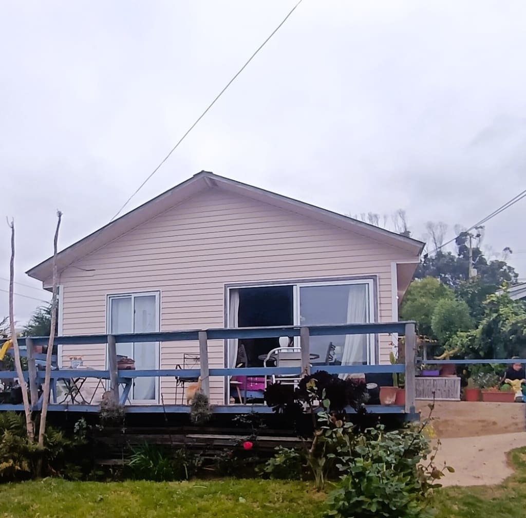TERRENO CON 2 CASAS