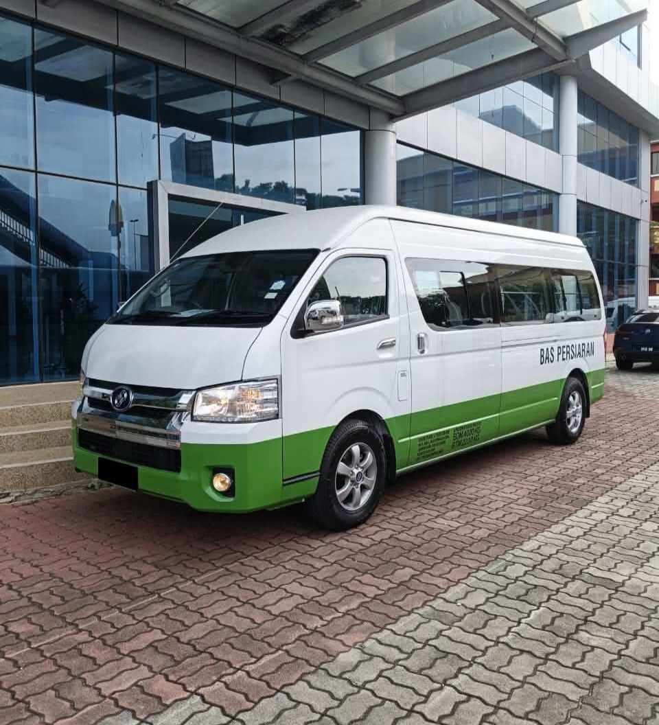 Van Persiaran (18 Seater) 1