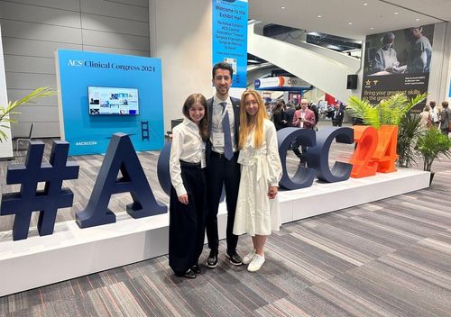 Katta kokrakli qoshnini sikdi