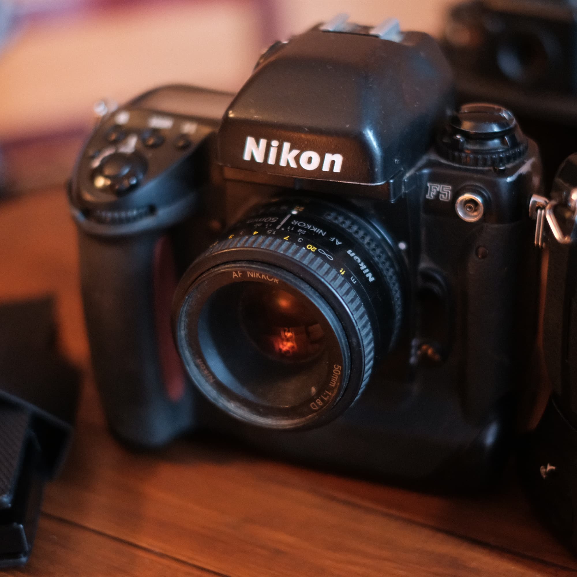 Nikon F5 relevant in 2019 review