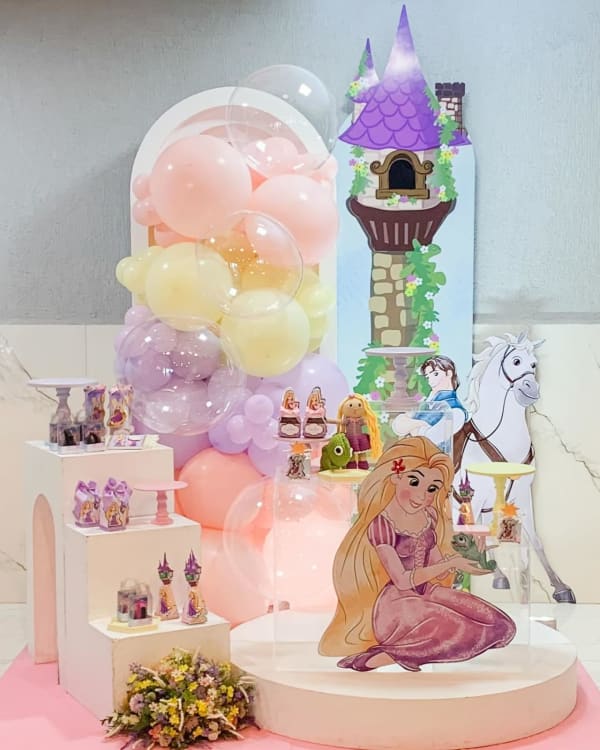 Rapunzel party table