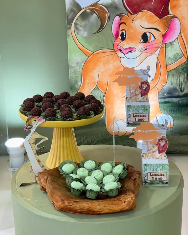 Lion King dessert table