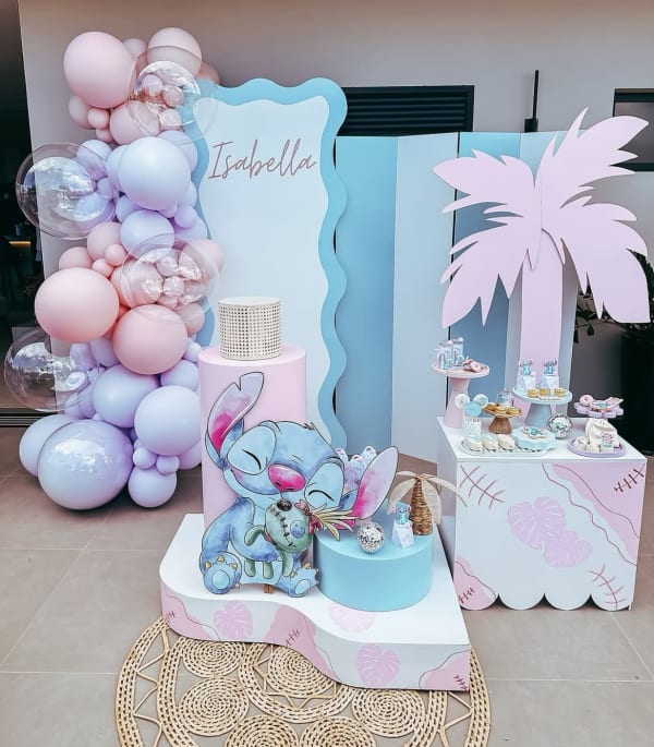Stitch birthday table