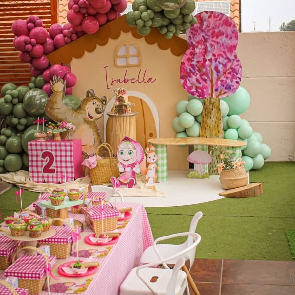 Masha and the Bear picnic party