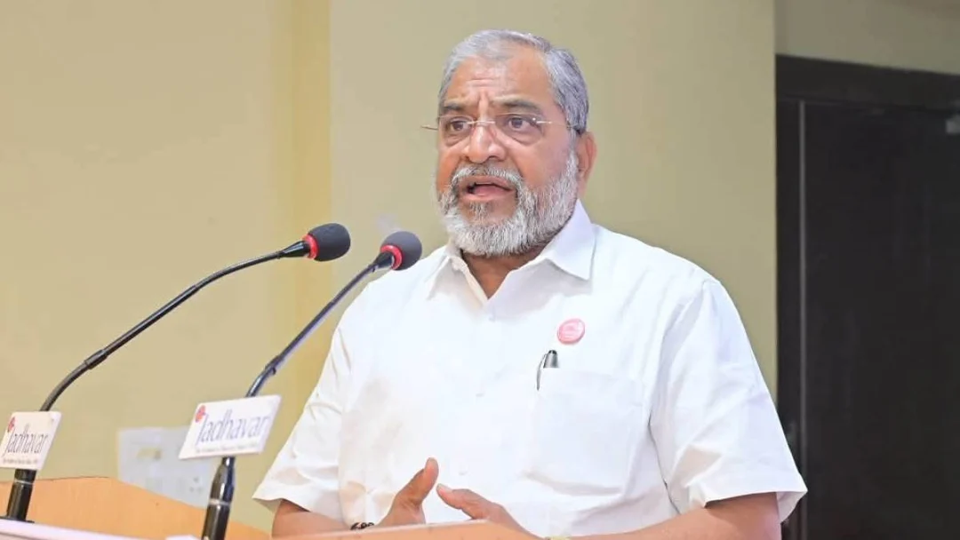 ईडी आणि सीबीआयच्या भीतीपोटी साखर कारखाने लवकर सुरू, राजू शेट्टींचा आरोप