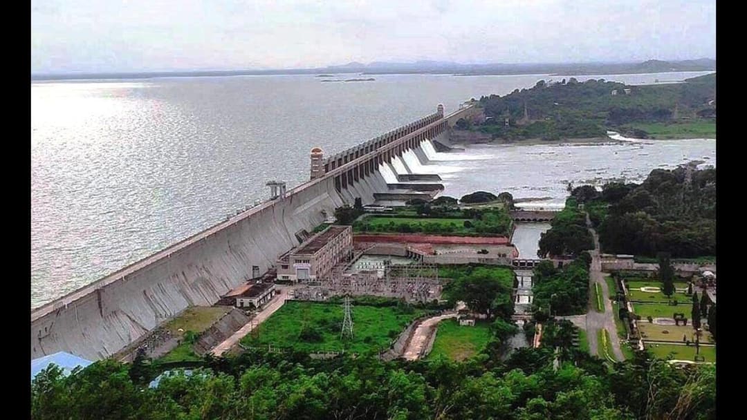 पिकं वाचवण्यासाठी शेतकऱ्यांची तुंगभद्रा धरणातून ९५०० क्युसेक पाण्याची मागणी