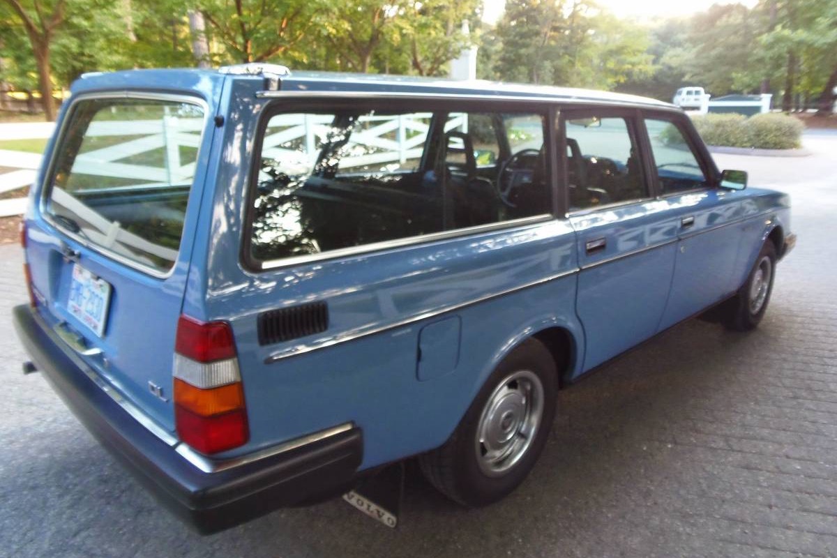 spotless-swede-1983-volvo-245-dl004.jpg