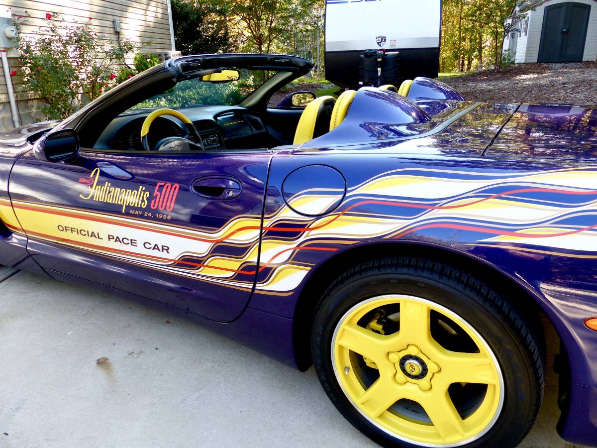 �90s Style for Miles 10kMile 1998 Chevrolet Corvette