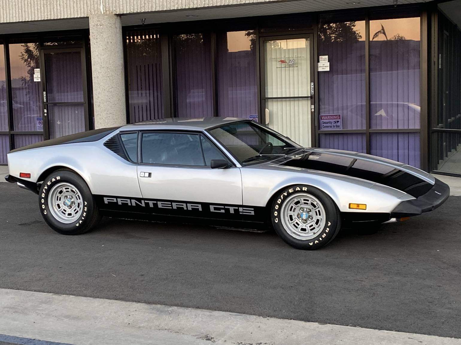 アウトレットセール 特集 1974年 USA 70s vintage 洋書雑誌記事 諸元 スペック 額装品 De Tomaso Pantera GTS  デトマソ パンテーラ 検索用 店舗 ガレージ 看板 A4