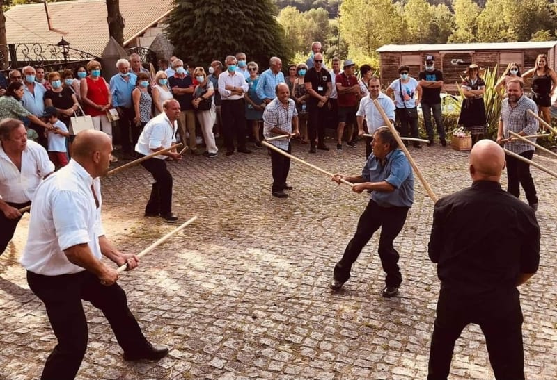 Jogo-do-Pau-Spieler einer traditionellen Gruppe aus Cepães bei Fafe im Norden Portugals