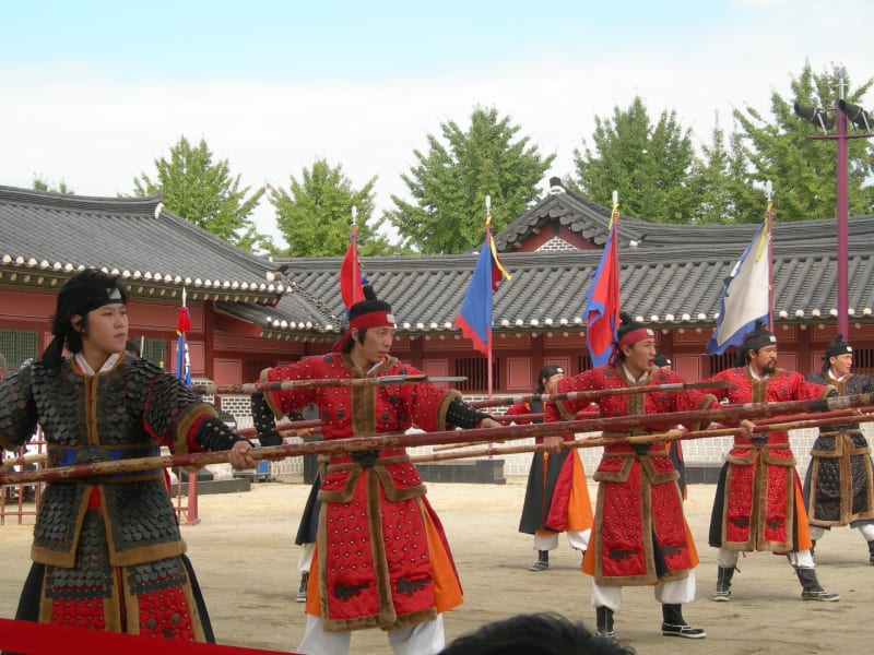 Vorführung der Muye 24-ki am Hwaseong Haenggung in Suwon, der Rekonstruktion aus dem Muyedobotongji