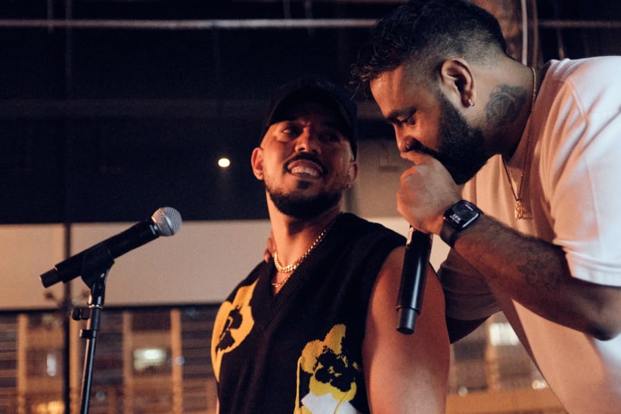 pass the aux - live on stage