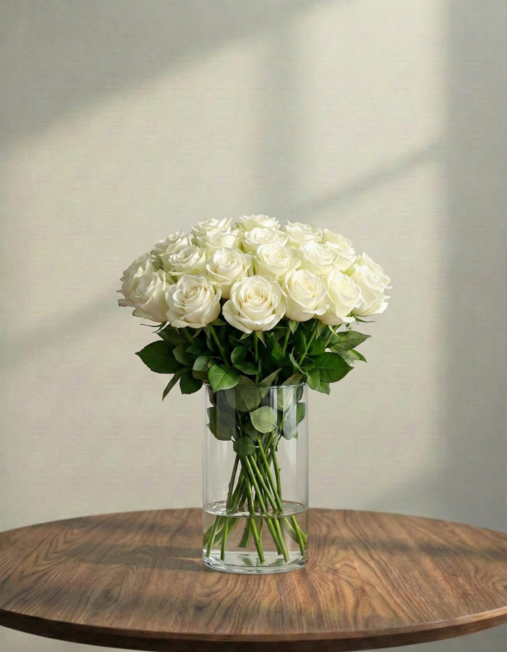 مزهرية جوري أبيض خمسون وردة