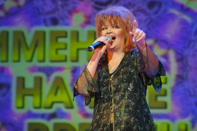 Певицу Анастасию расстроили сравнения с Пугачевой в третьем выпуске «Суперстар»