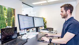 AXESS AG - Arbeitsplatz