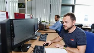 Magna - Arbeitsplatz