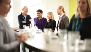 FREQUENTIS - Arbeitsplatz