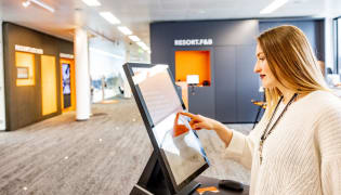 AXESS AG - Arbeitsplatz