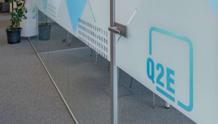 Q2E Online-Agentur - Arbeitsplatz