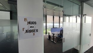 Cryptix Labs GmbH - Arbeitsplatz