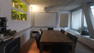 init.at informationstechnologie GmbH - Arbeitsplatz