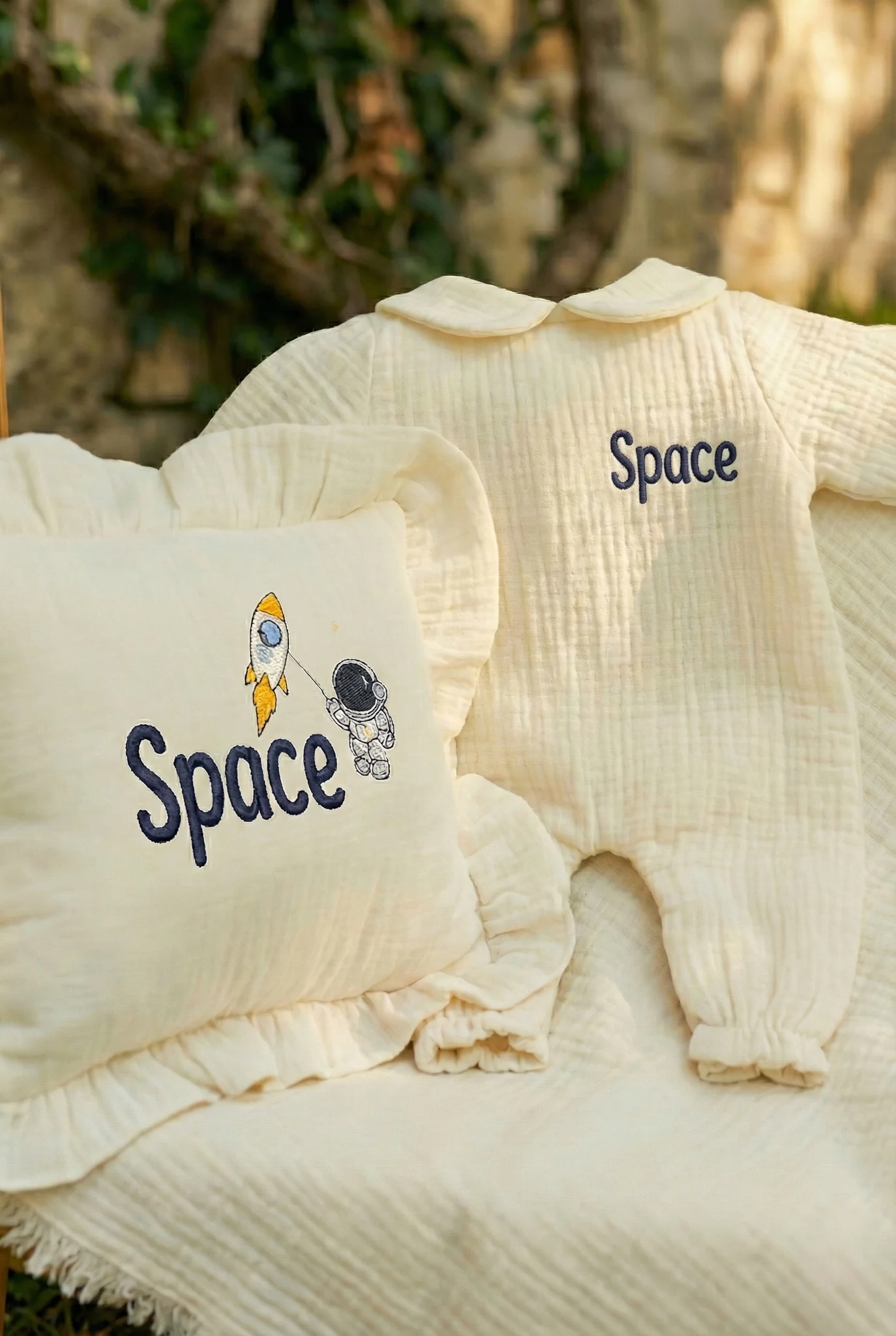 Galactic Dreams Baby Set | 6-Piece Personalized Muslin Collection with Astronaut Embroidery - thumbnail 6