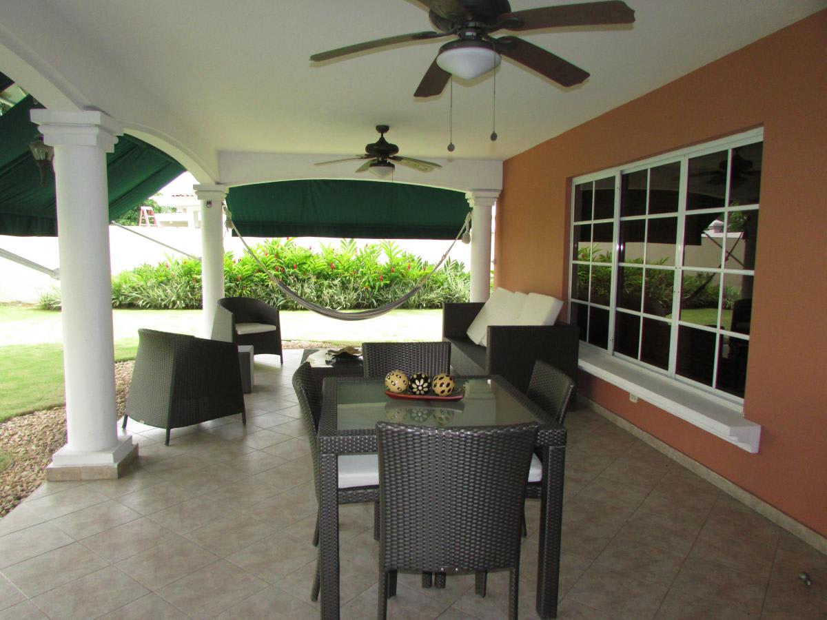 Se vende casa-Costa del Este 4