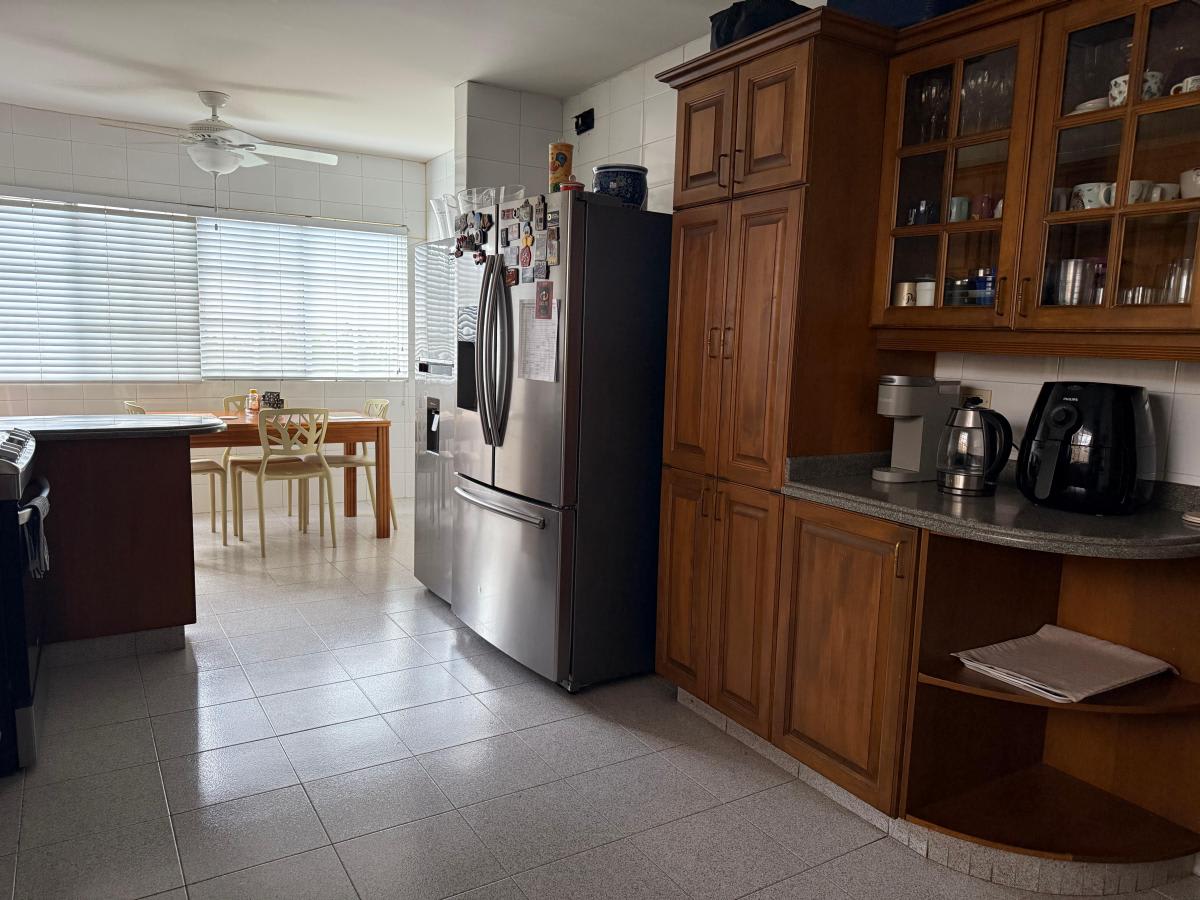 Se vende casa-Costa del Este 5