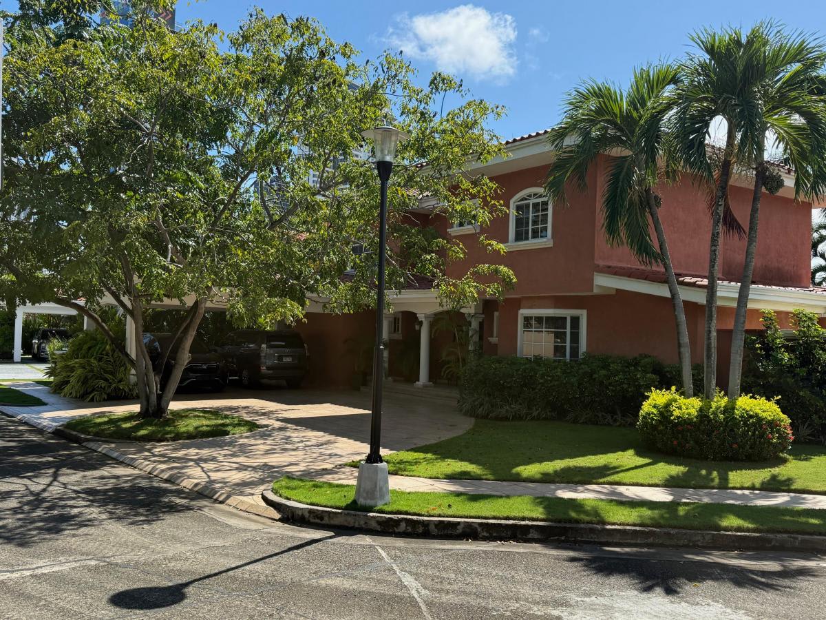 Se vende casa-Costa del Este 2
