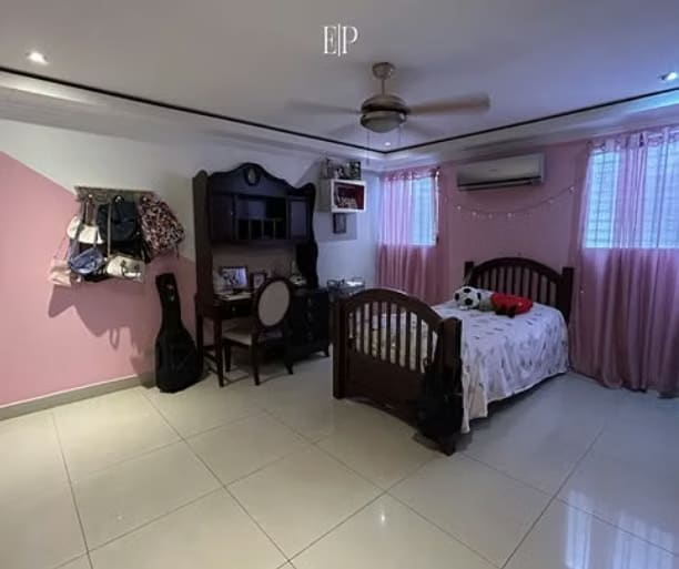 Se vende casa en Chanis-con paneles solares 5