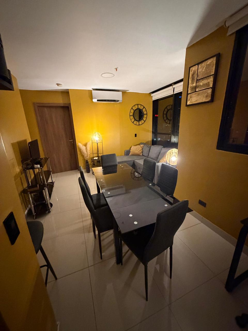 Se alquila apartamento en Obarrio 3