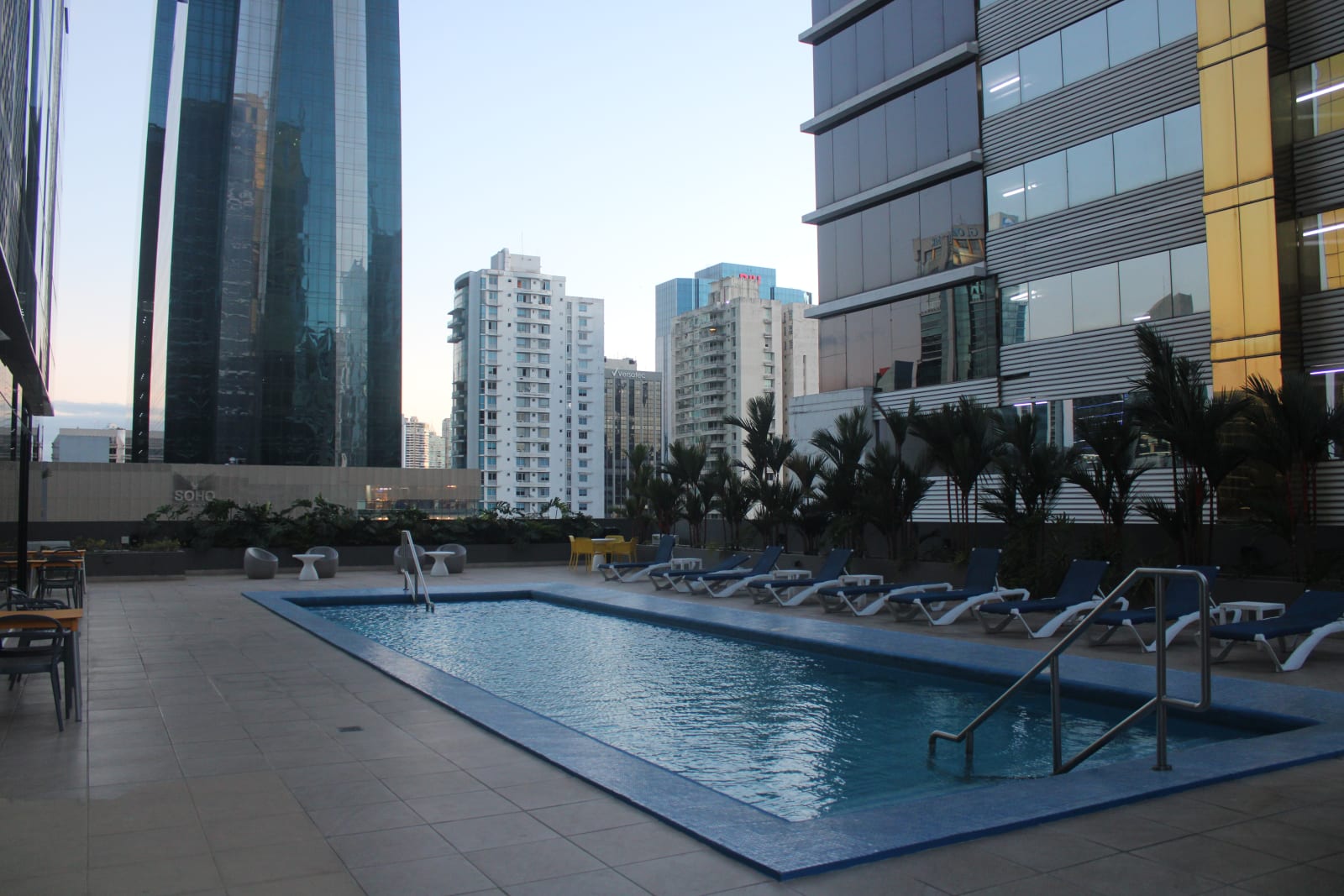 Se alquila apartamento en Obarrio 1