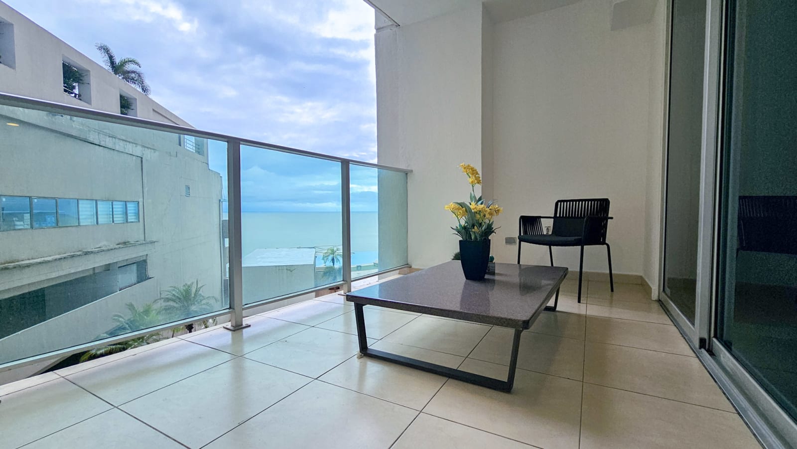 Se alquila apartamento en PH Oasis-Punta Pacífica  3