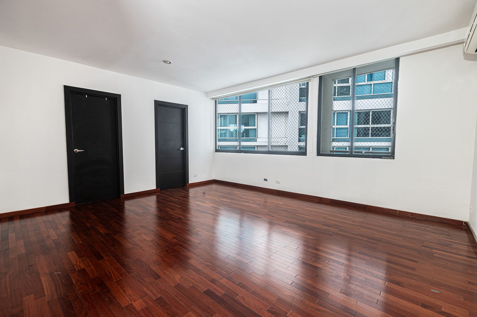 Se vende apartamento-PH DELFINES – PISO ALTO 5
