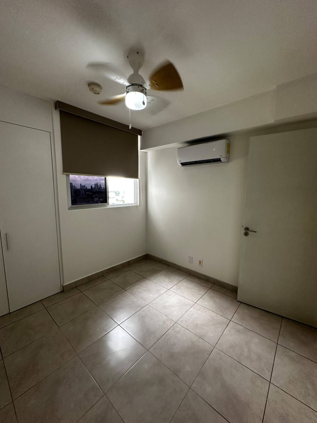 Alquiler apartamento P.h Gaudi Via España 3
