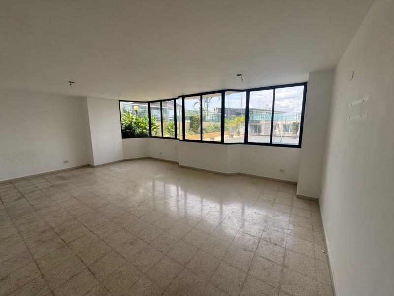 Se Alquila/Vende Amplio Apartamento en Paitilla
