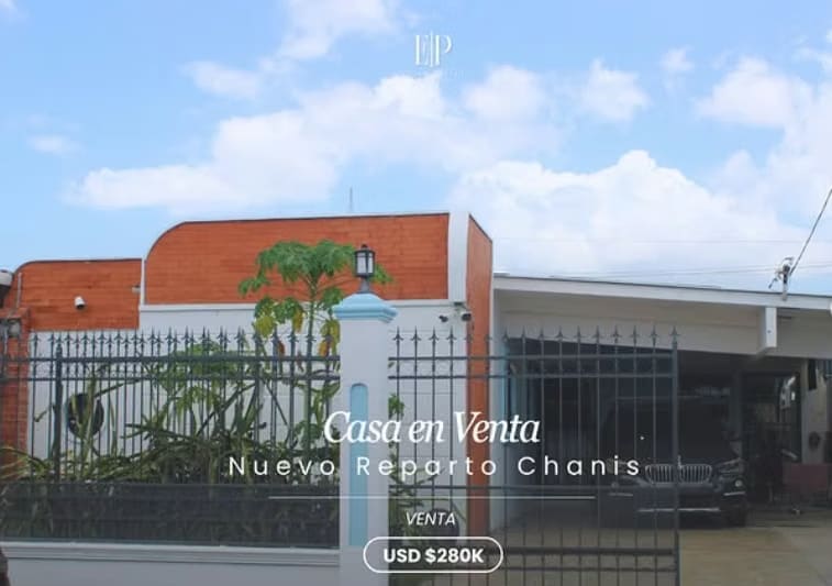 Se vende casa en Chanis-con paneles solares