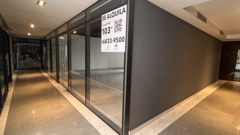 Se alquilan locales comerciales Plaza Royal Blue