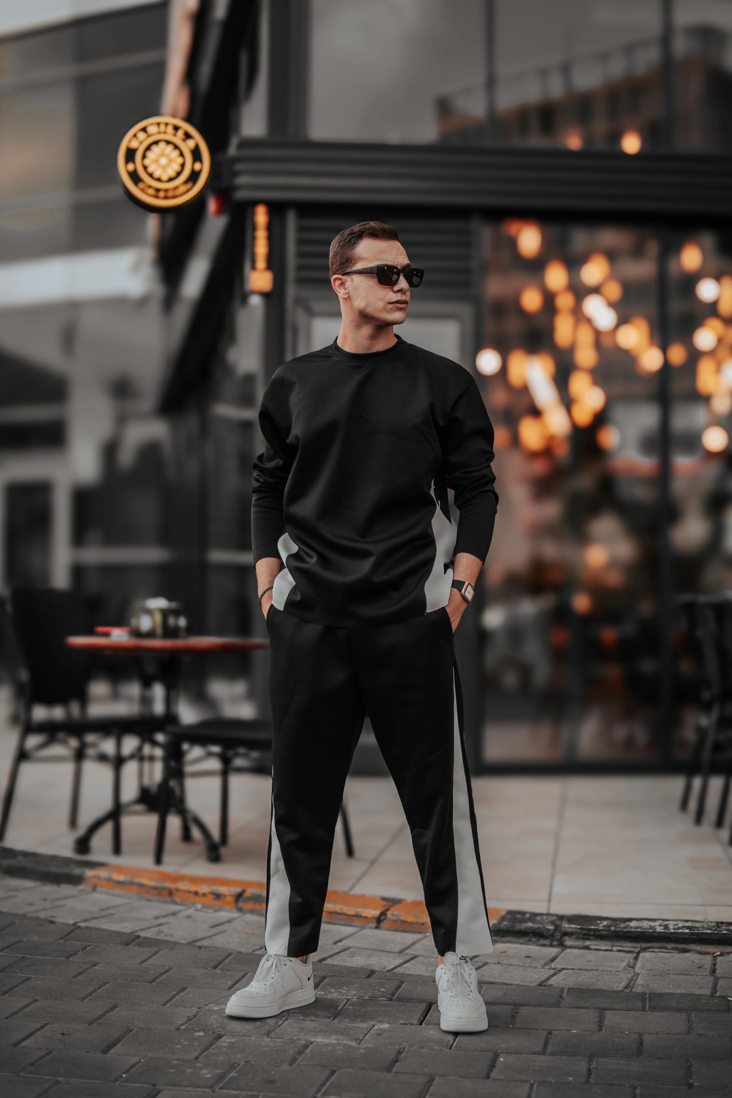 NAY02382