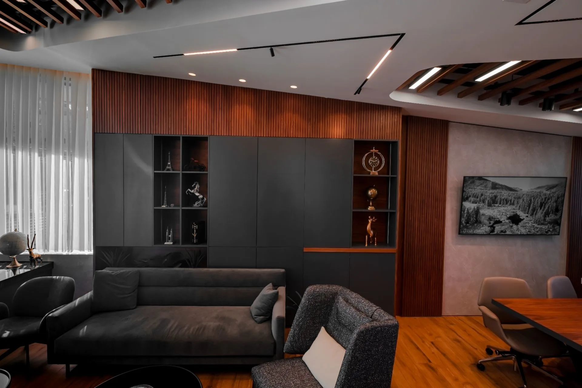 NAY07536 HDR