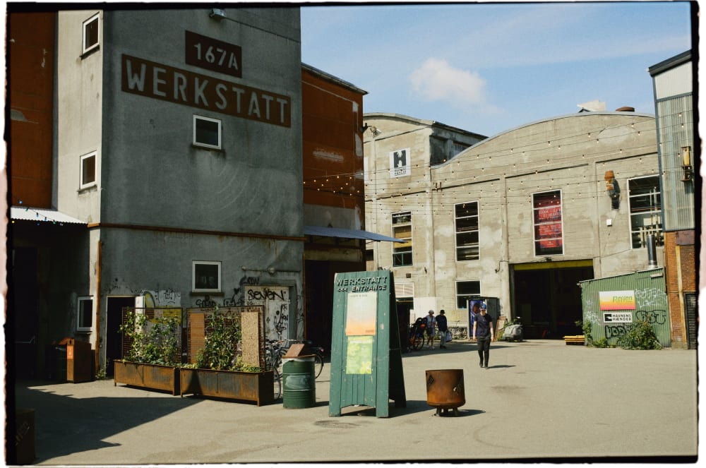 Joakim Hertze &mdash; Poserframes recreates the look of film scanned with borders &mdash; Documentation, image 56