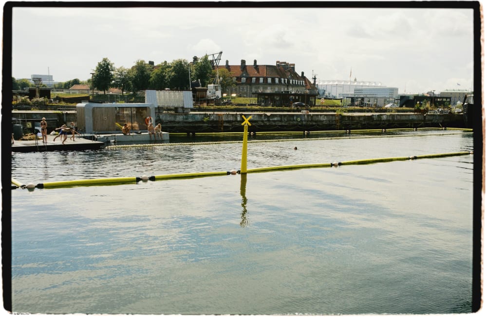 Joakim Hertze &mdash; Poserframes recreates the look of film scanned with borders &mdash; Documentation, image 57