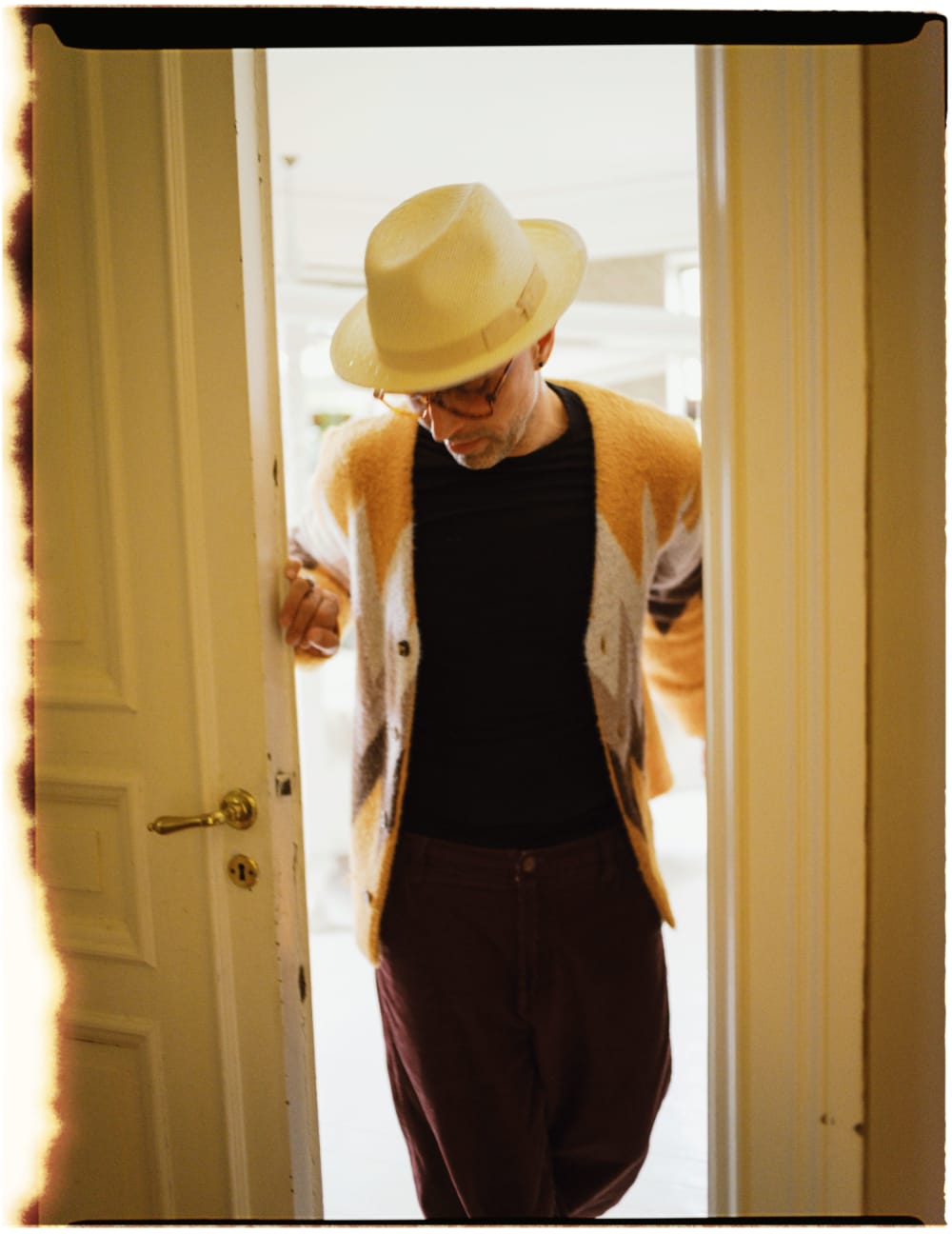 Joakim Hertze &mdash; Poserframes recreates the look of film scanned with borders &mdash; Documentation, image 65